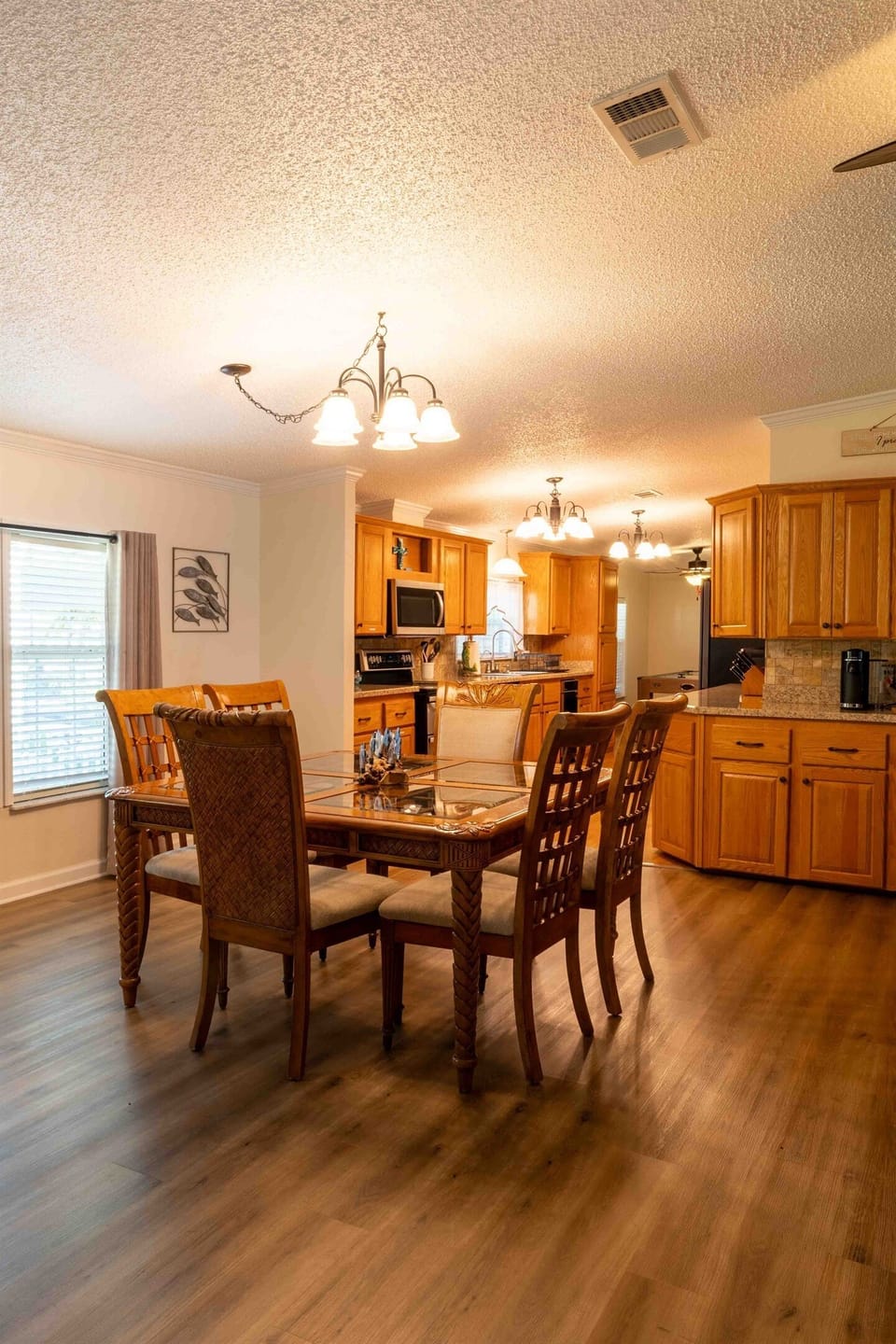 Dining Room seating for 6