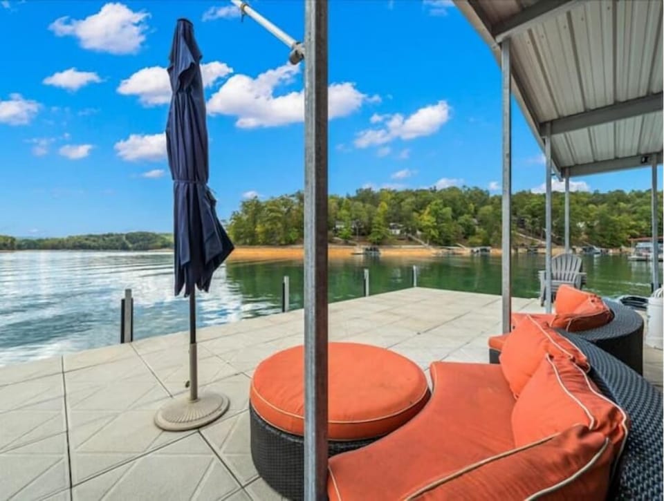 Dock furniture