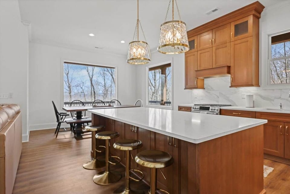 fully stocked kitchen