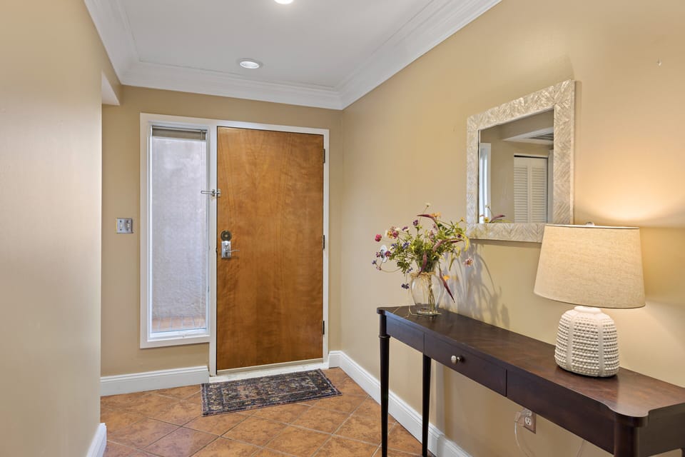 Inviting Entry Way for the Family to Jump Into Your Vacation