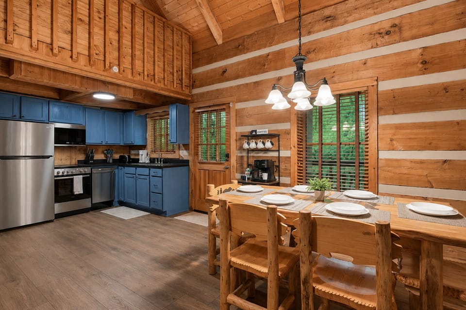 Open Dining Area to Kitchen