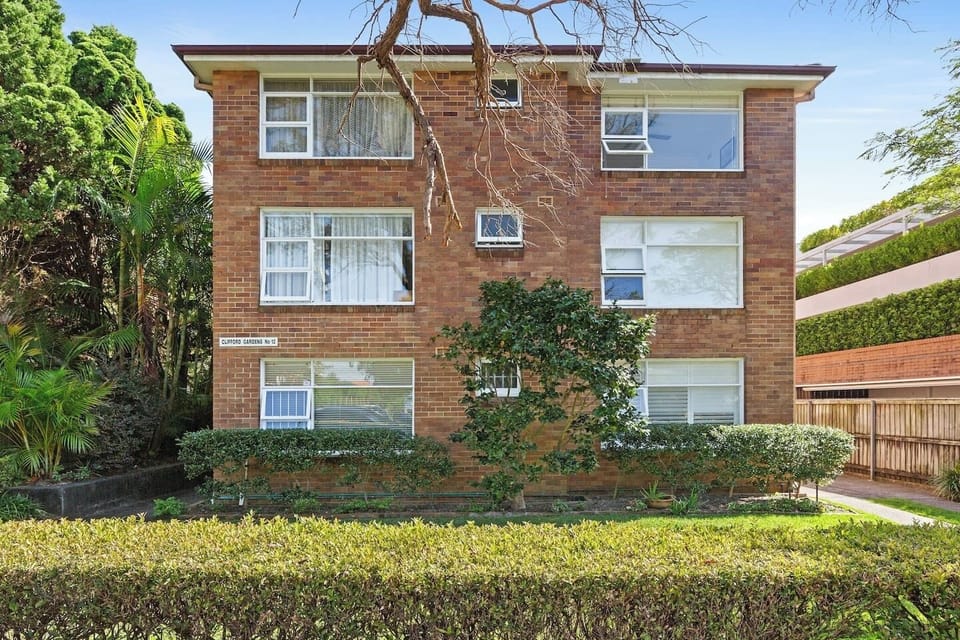 Step into your Mosman hideaway, just minutes from local dining and the pristine shores of Balmoral Beach.