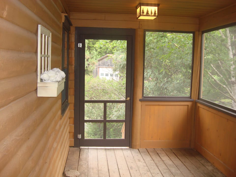 Screened in porch