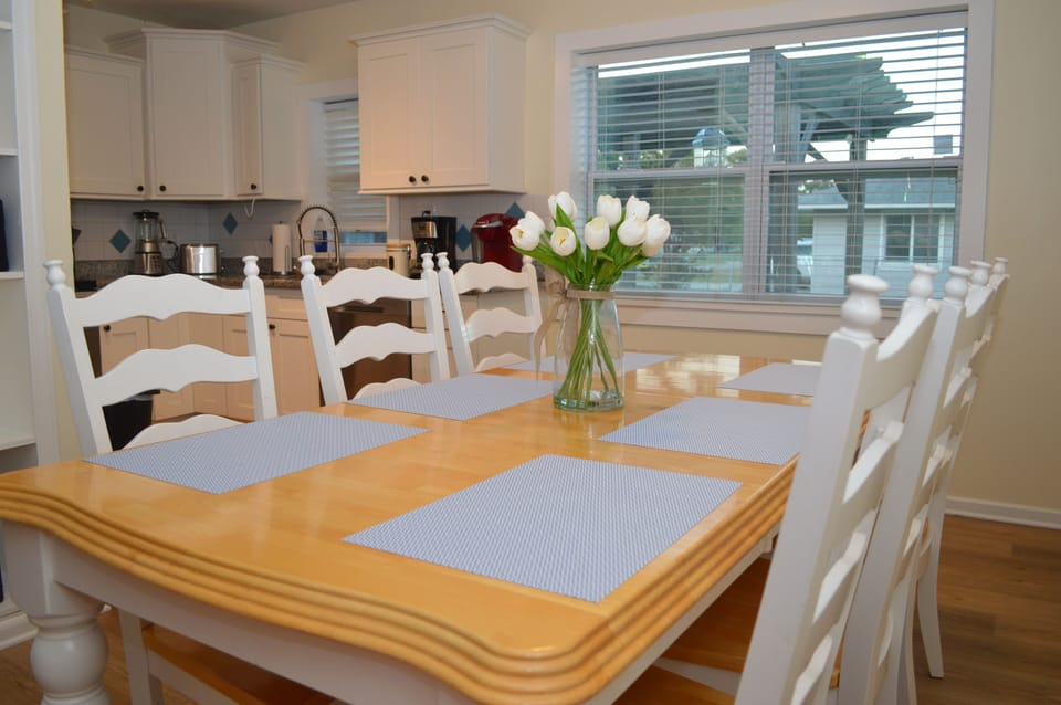 Sturdy and solid dining set make from solid real wood.