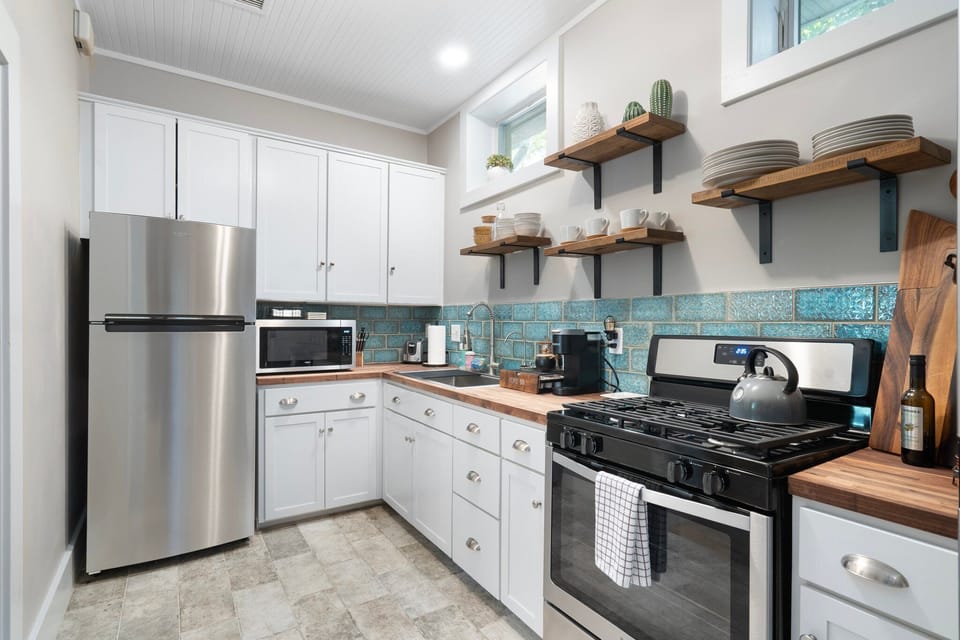 Kitchen with all the amenities.