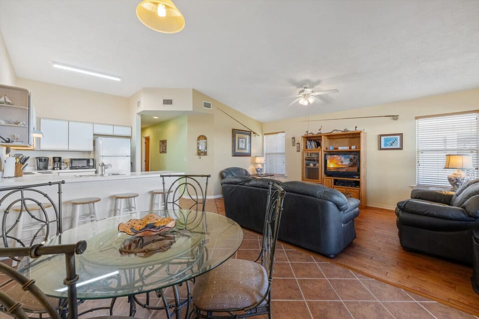 Open living with dining for 4