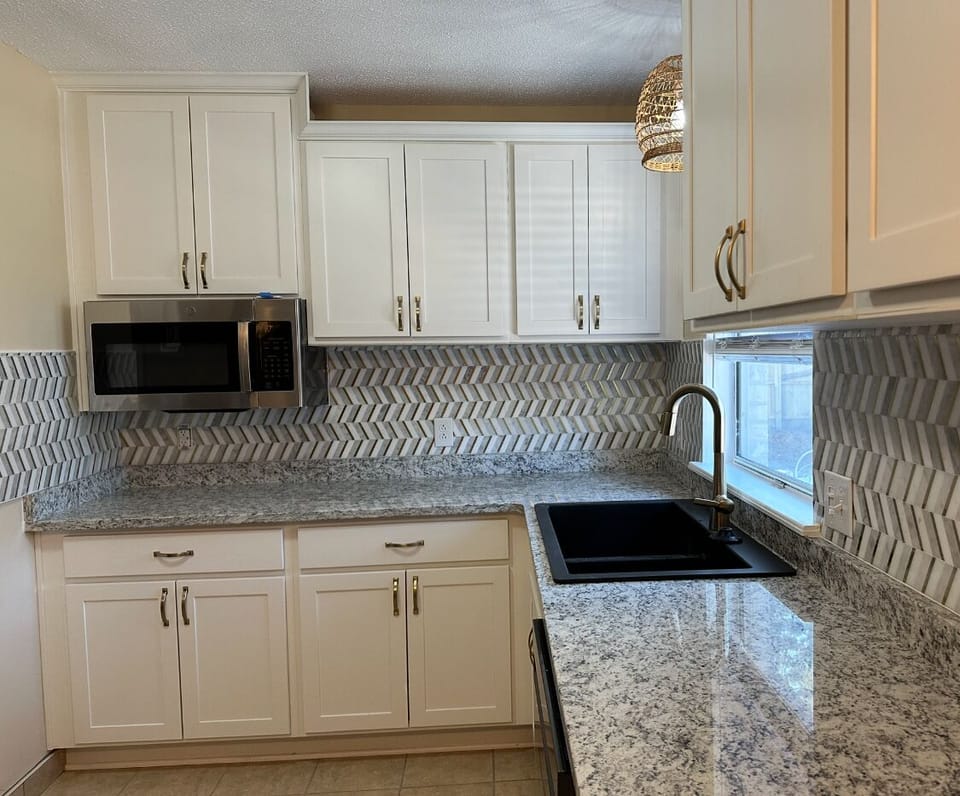 full kitchen