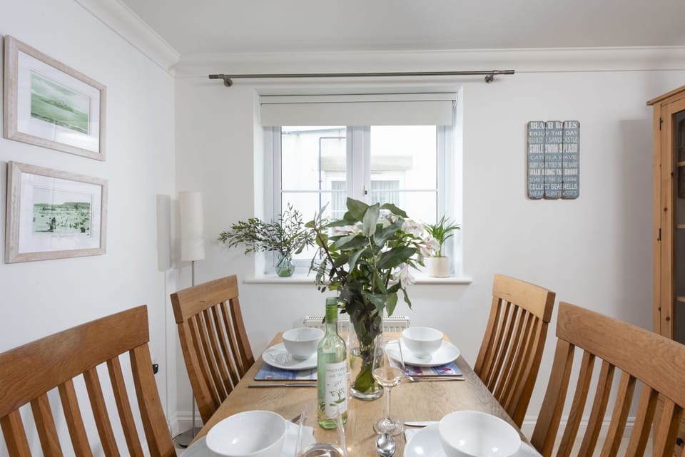 Dining table - Bay View, Compass Point