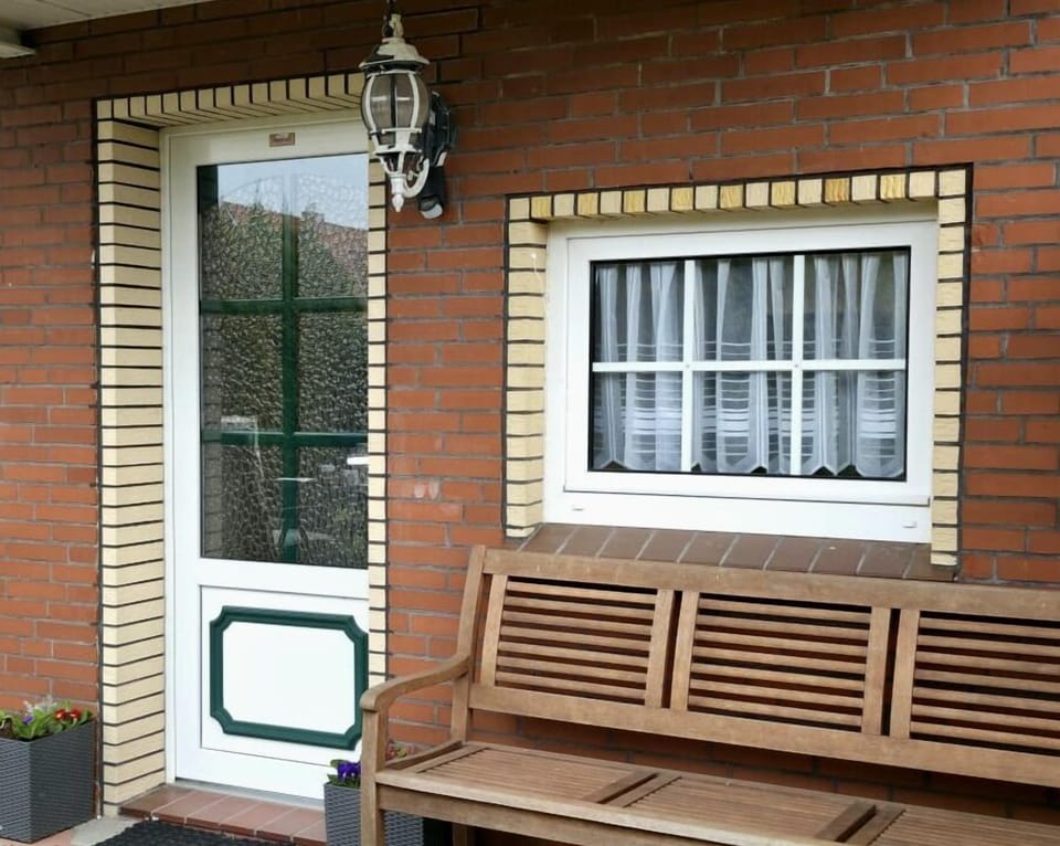 Photo 1742751242570