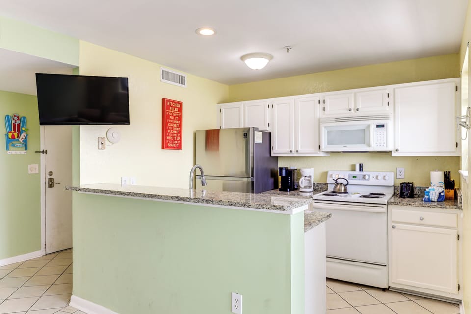 Kitchen | Keurig & Drip Coffee Makers | Toaster | Cooking Basics