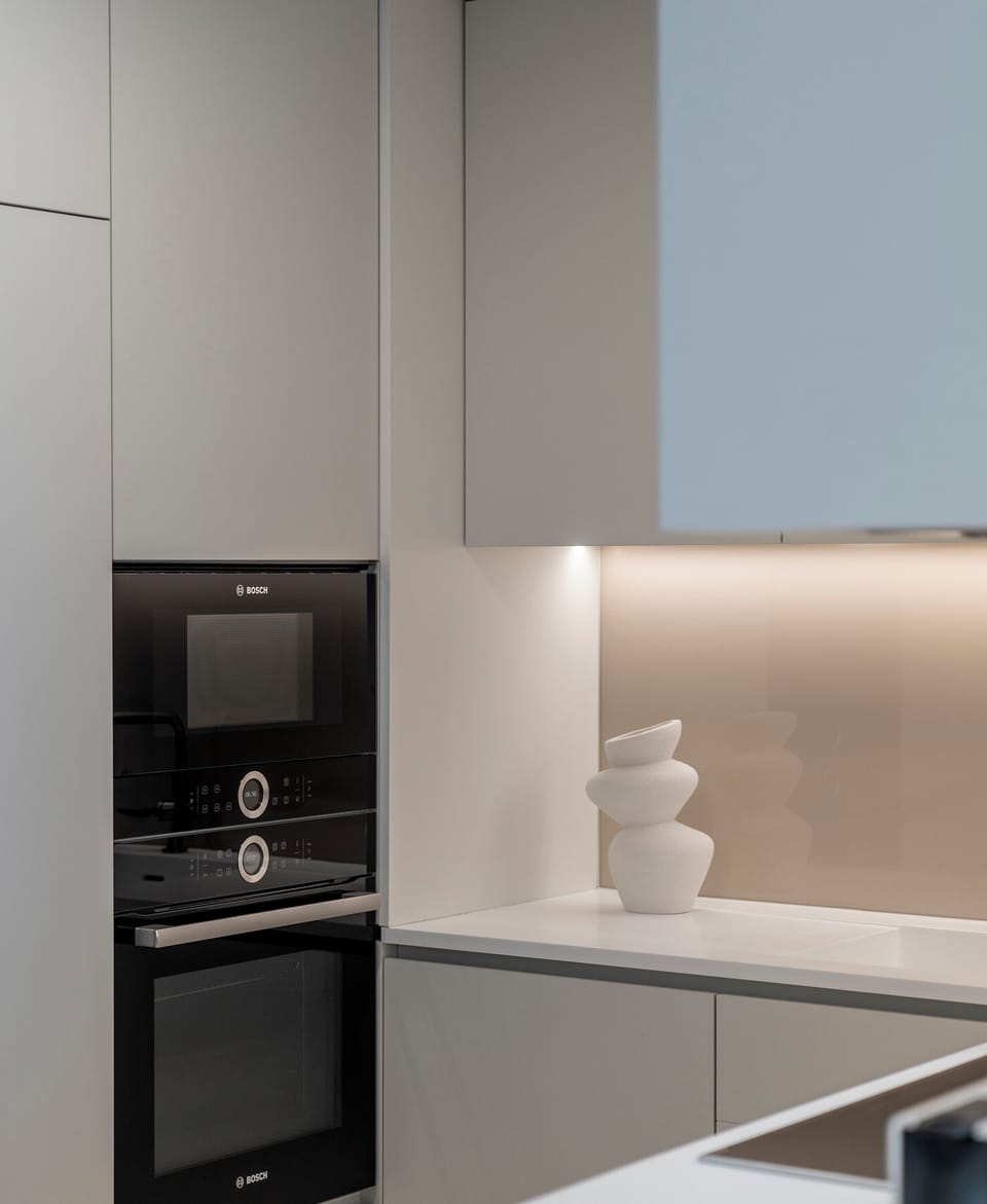 Oven and microwave