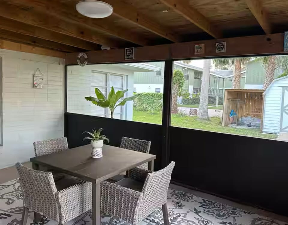 Outdoor dining