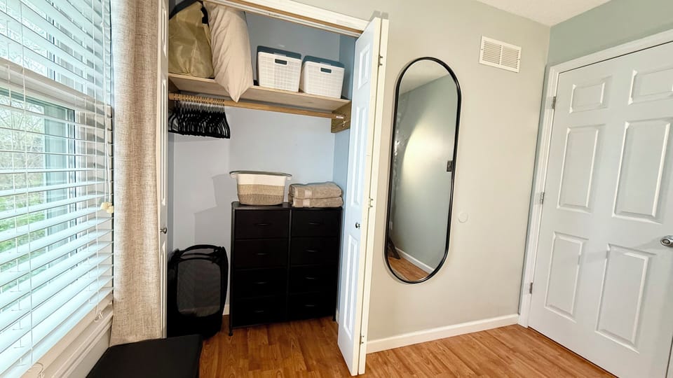 Third bedroom with twin bed, extra air-mattress, and direct access to hall bath