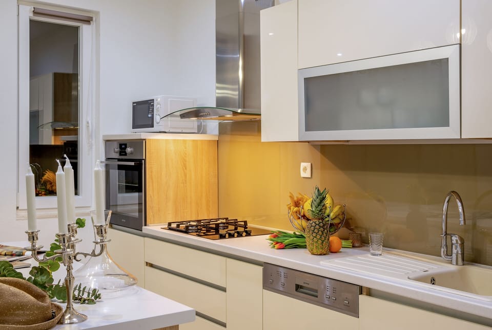 Kitchen 1