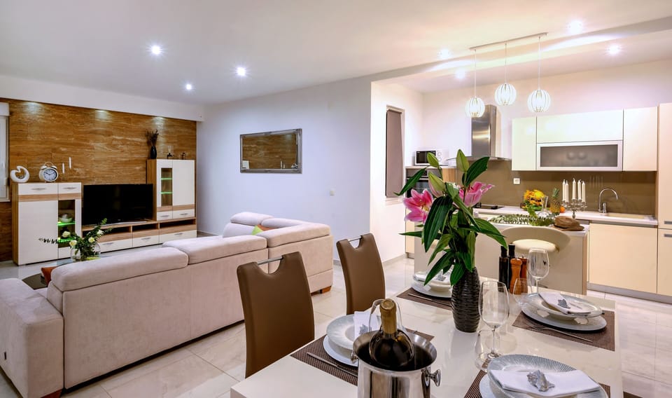 Dining room 1