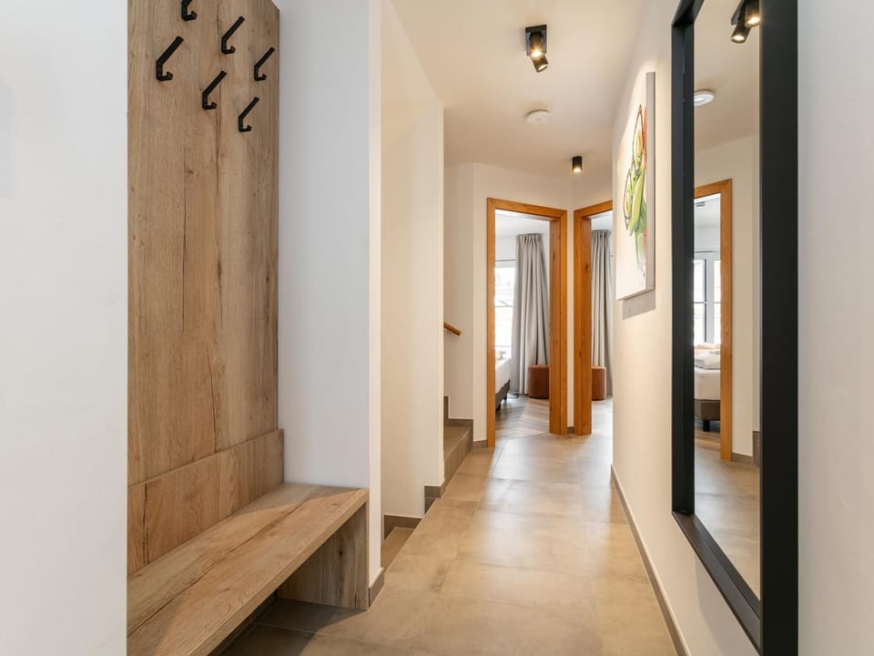 Entrance / Reception