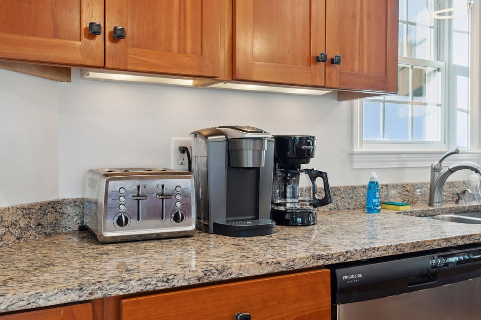 Fully equipped kitchen with all necessary utensils with updated appliances. Coffee is provided!