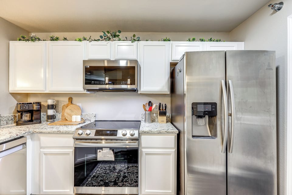 Kitchen | Cooking Basics | Combo Drip & Single-Serve Coffee Maker