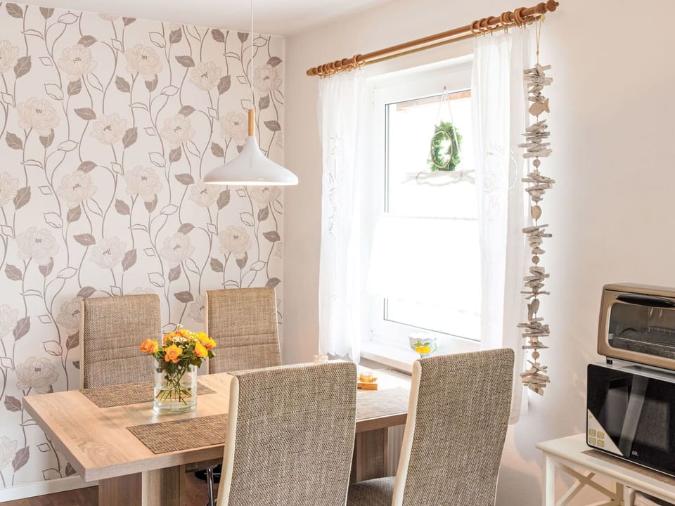 Furniture, Interior Design, Wood, Textile, Table, Home, Lighting, Flooring, Light Fixture, Ceiling