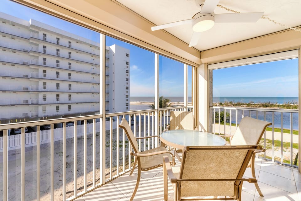 Wonderful View of the Gulf from your Screened In Lanai