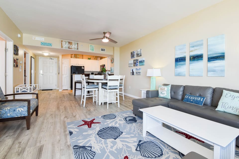 The Palms of Destin 11212 - Living and Dining Areas