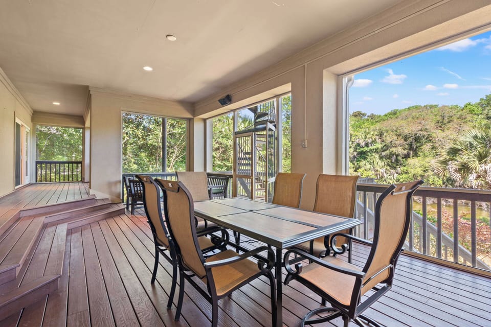 Large Screened Porch