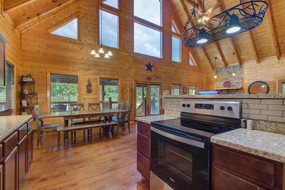 Honey Bear's fully equipped kitchen