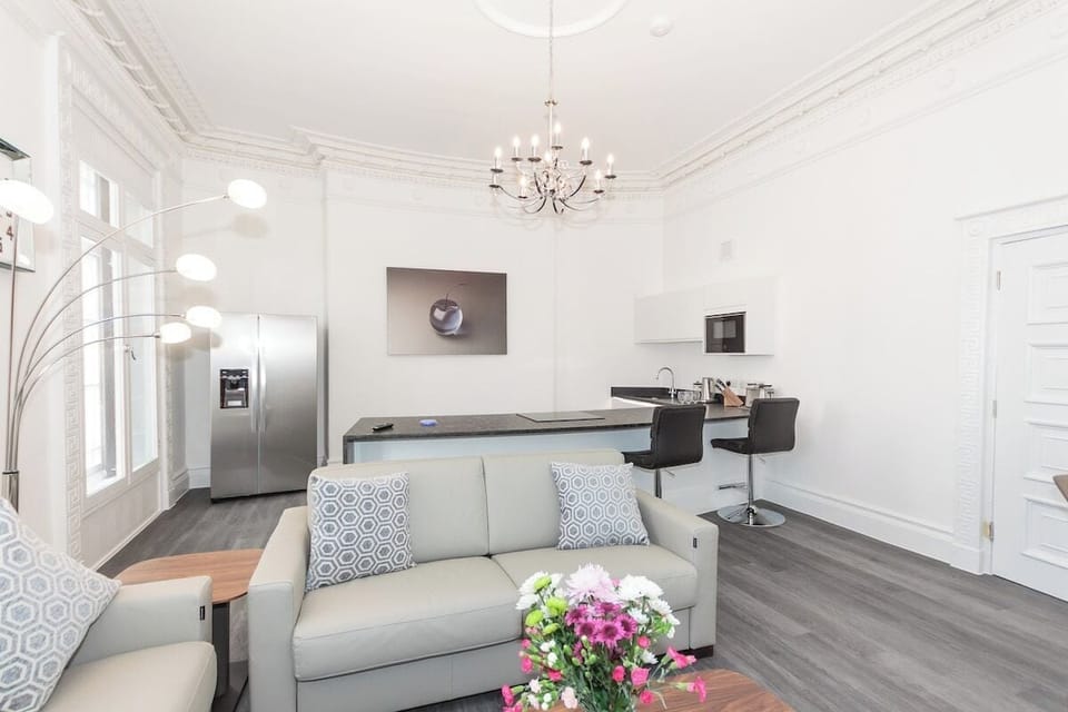 Lounge kitchen