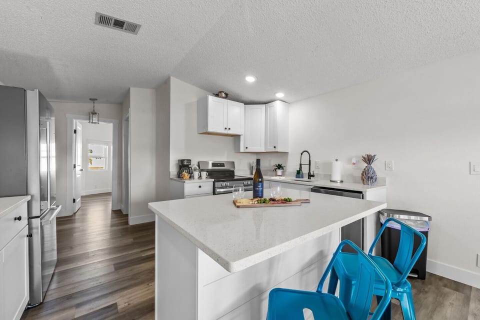 Modern appliances and sleek countertops make meal prep a breeze in sunny Fort Myers!