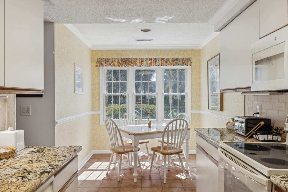 Additional dining table with seating for 4 