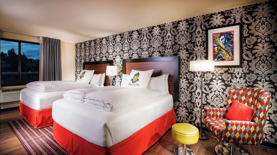 2 Queen beds