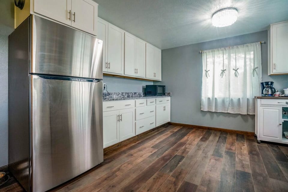 Kitchen, refrigerator