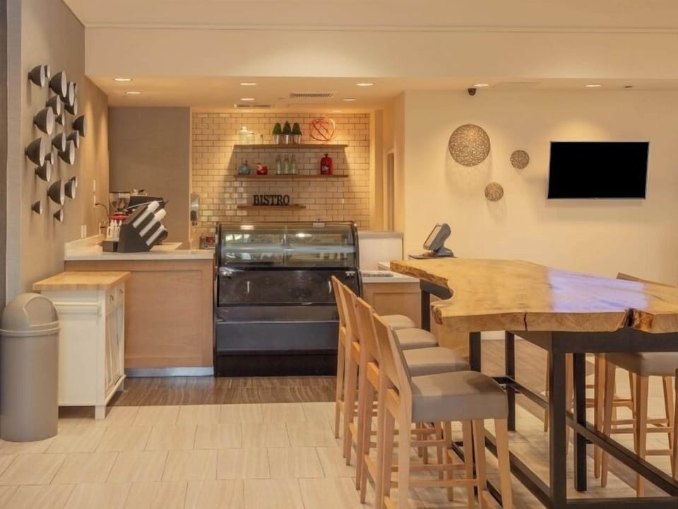 Start mornings with quick bites and coffee at the bistro.