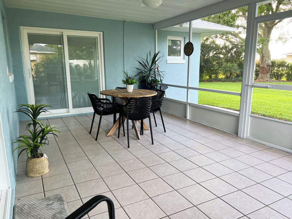 Outdoor dining