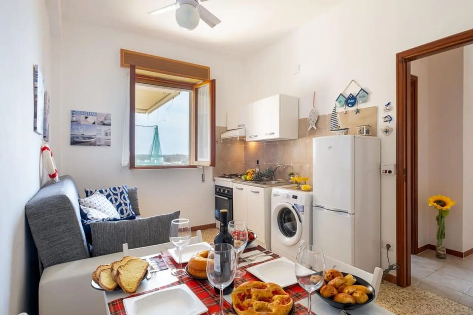 Autumn, Kitchen, Living Room, Spring, Summer