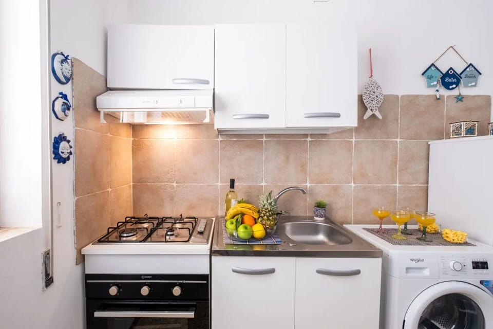 Autumn, Kitchen, Living Room, Spring, Summer