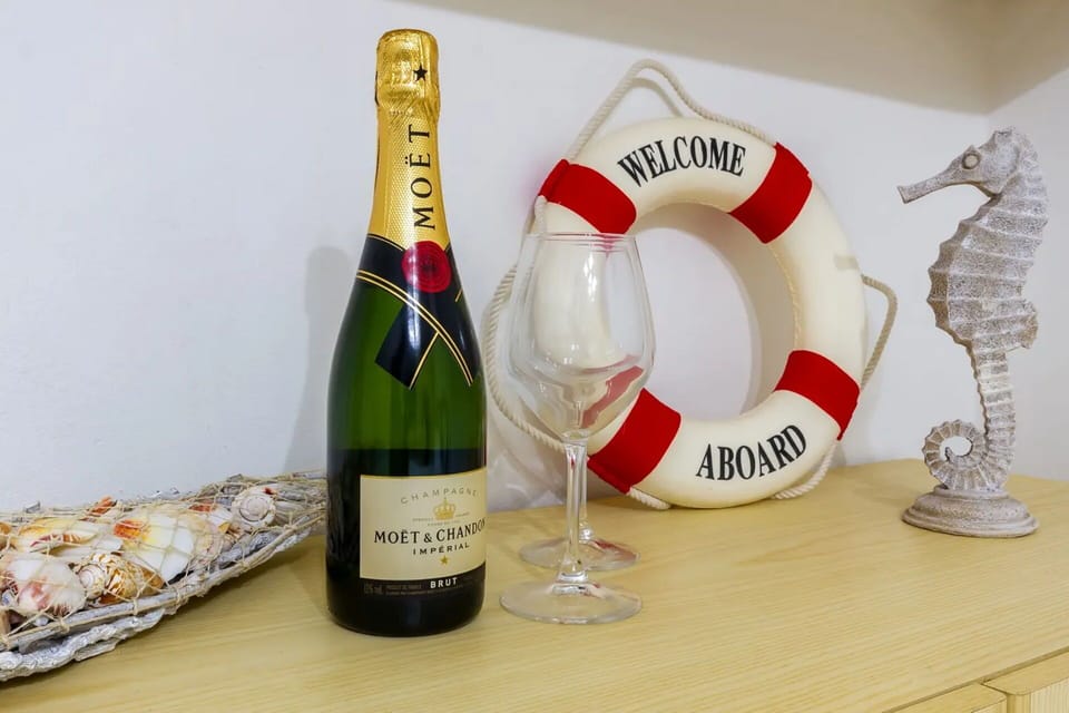 Autumn, Kitchen, Living Room, Spring, Summer