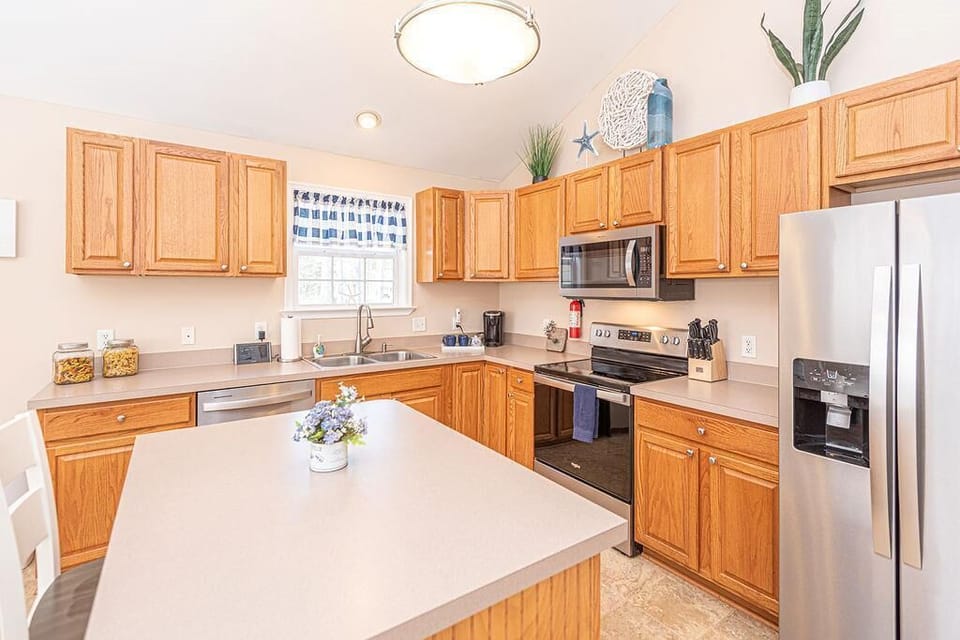 Kitchen, View 2