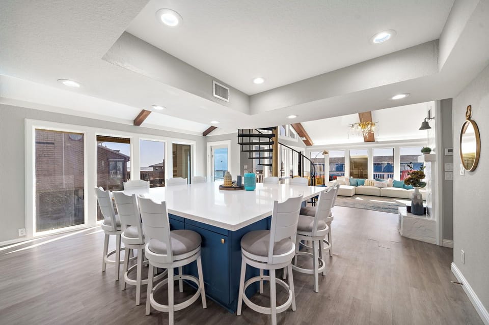 Dining Space - Kitchen Island