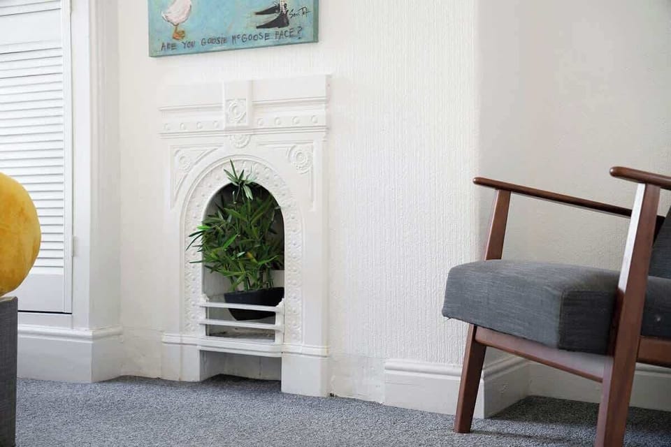 Cosy living room equipped with a SMART TV with Netflix, plenty of space to sit down and relax.