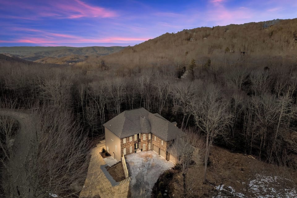 Beech Mountain Vacation Rental | 9BR | 7.5BA | Step-Free Entry | 8,000 Sq Ft