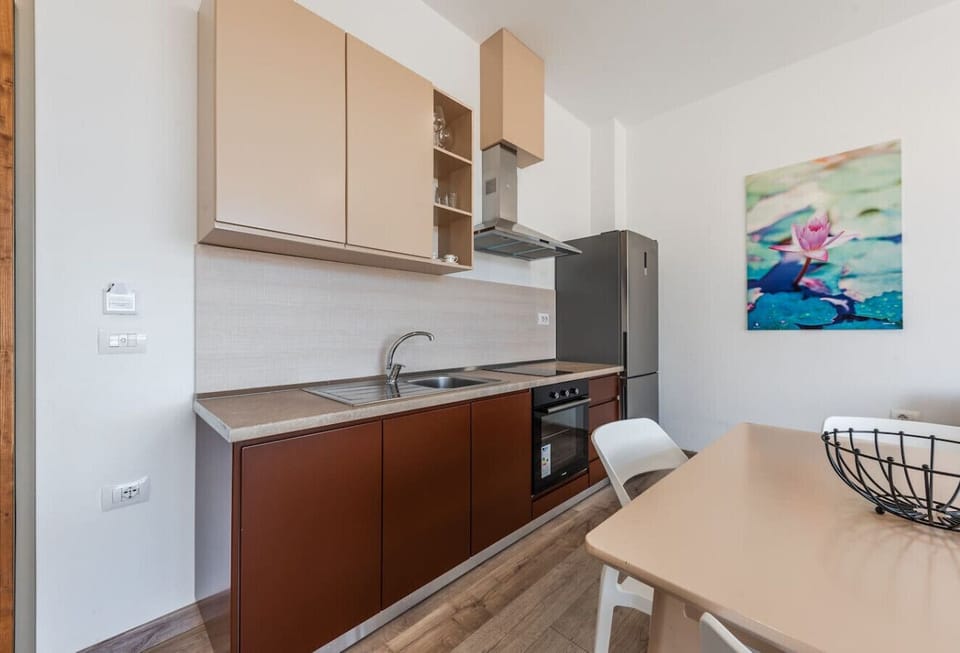 Fully-equipped kitchen