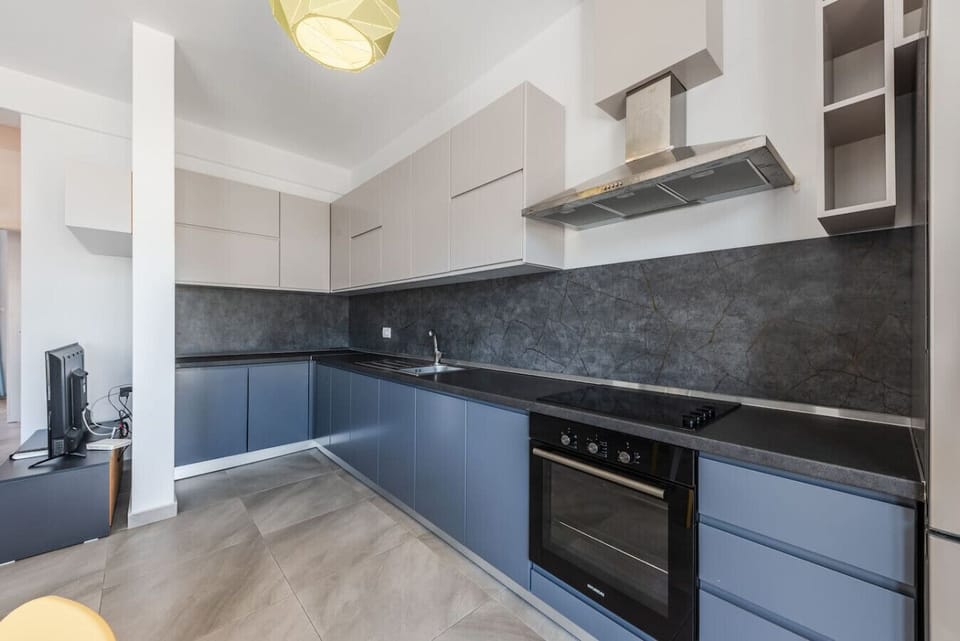 Fully-equipped kitchen