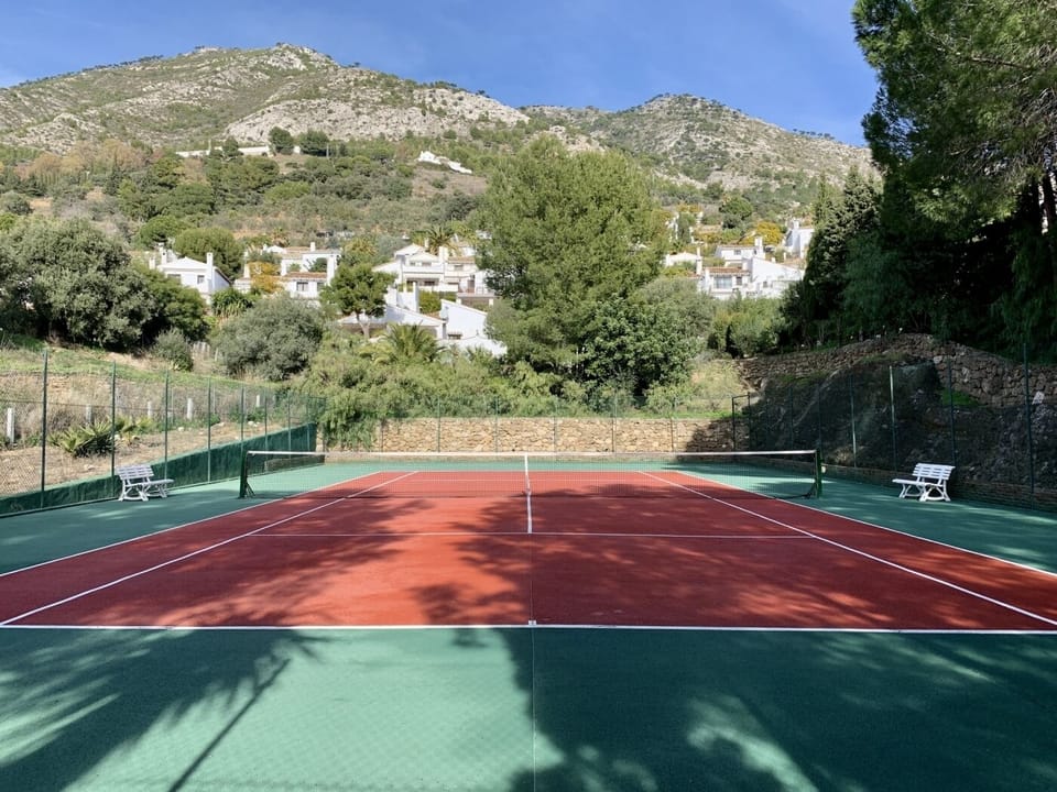 Sport court