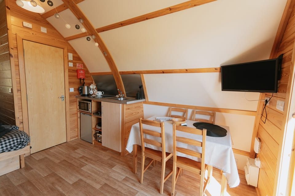 Dining / Restaurant