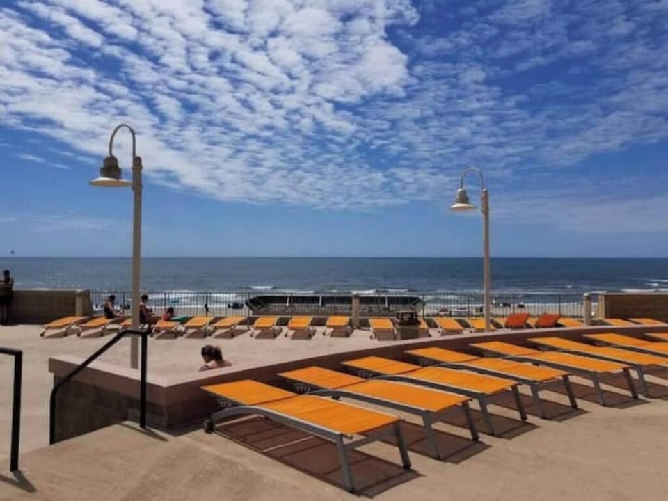 Relax & Unwind – Ocean View + Poolside Lounging Awaits!