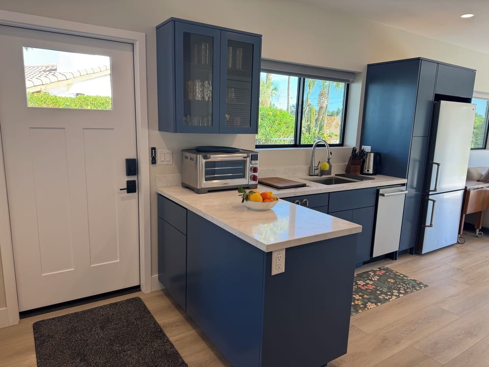 Fully equipped kitchen with state-of-the-art appliances and features. 
