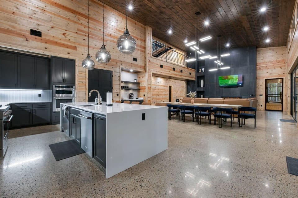 Nice open kitchen space