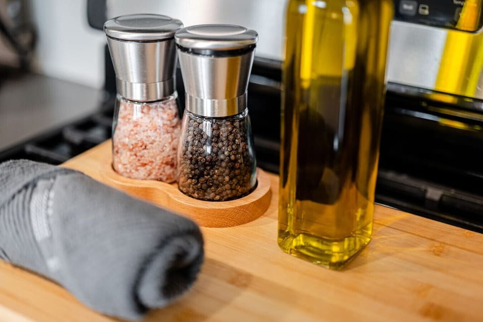 Fully stocked kitchen with all that you need. Pots, pans, bakeware, salt +pepper, and olive oil!!