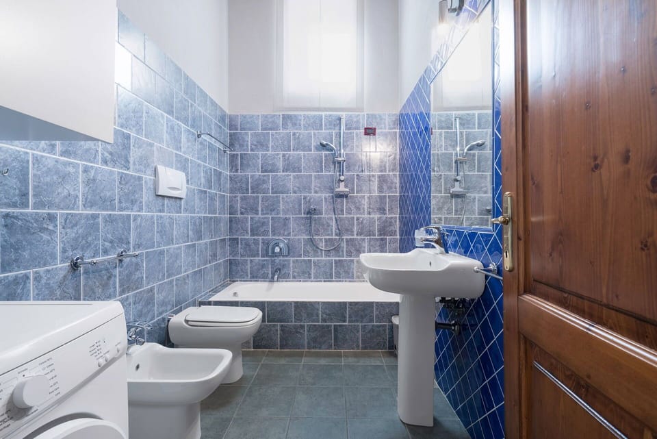 Autumn, Bathroom, Spring, Summer